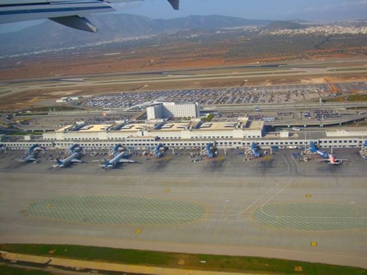Кадър от летището в Атина Снимка: athensguide.com