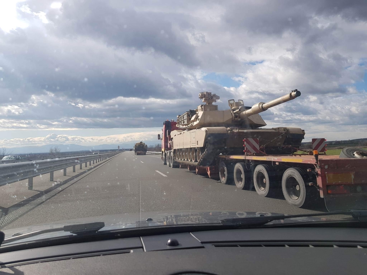 Танковете Abrams и Bradley по АМ "Тракия" се връщали от Ново село в Гърция