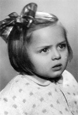 Богдана Карадочева в детските си години