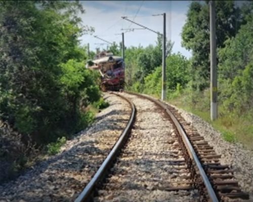 Влак отнесе мъж в село Раданово.
Снимка: Архив