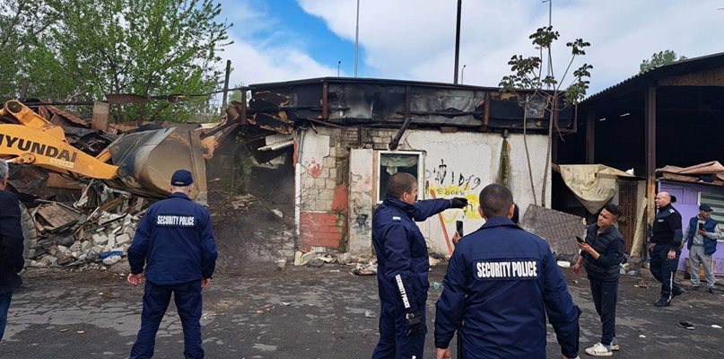 Не се наложи полицията да се намесва по време на разчидстването.