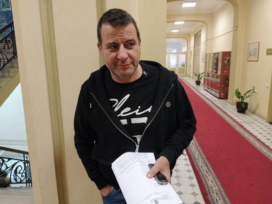 Бизнесменът Илиян Филипов след днешната среща в община Пловдив. Снимки: Авторът