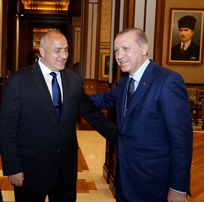 Бойко Борисов и Реджеп Ердоган в Анкара при предишната им среща, която бе на 13 юни в Анкара. Тогава поканата от Турция за посещение бе специално за рождения ден на Борисов.