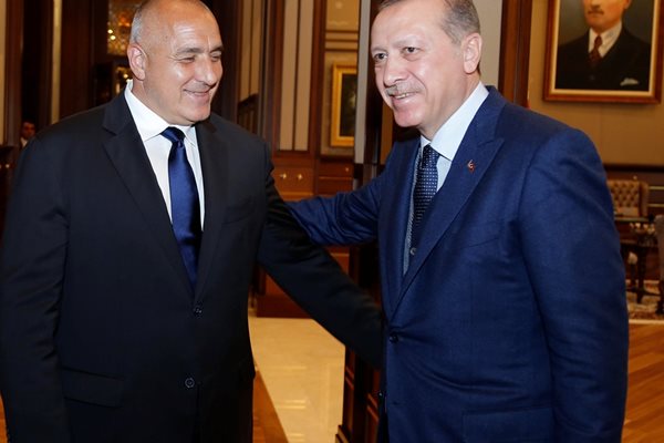 Бойко Борисов и Реджеп Ердоган в Анкара при предишната им среща, която бе на 13 юни в Анкара. Тогава поканата от Турция за посещение бе специално за рождения ден на Борисов.