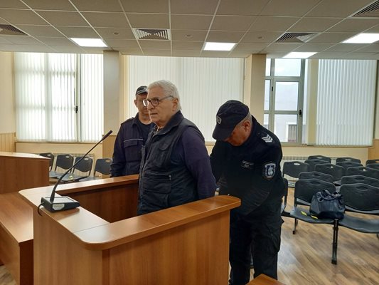 72-годишният Денчо Денчев се изправи пред Пловдивския окръжен съд. Снимка: Авторът