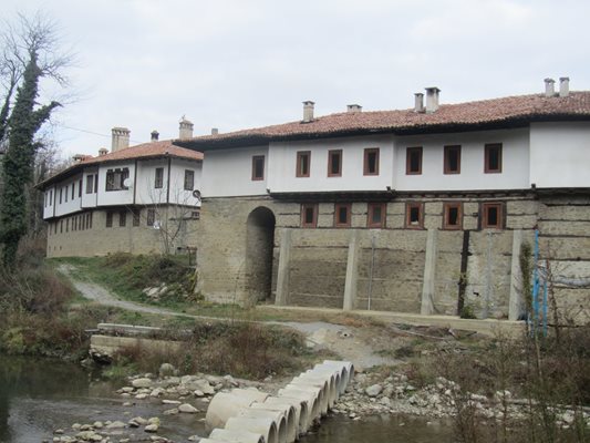 Килифаревският манастир