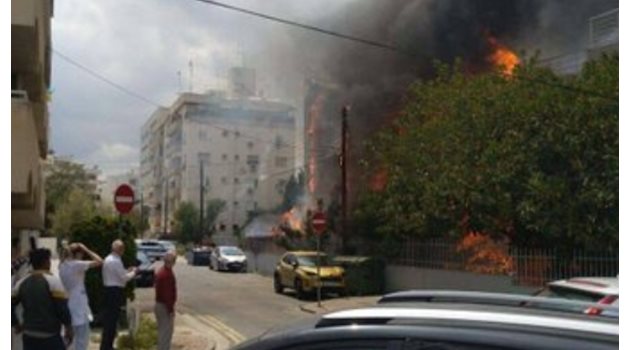 Подпалиха Руския културен център в Кипър с коктейл „Молотов“
СНИМКА: twitter/@lilian37458552