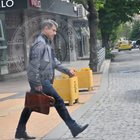 Димо Гяуров с тайнствена чанта
