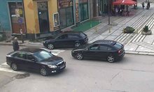 На косъм от смъртта: Кола прелита на сантиметри от ботевградчанин на пешеходна пътека