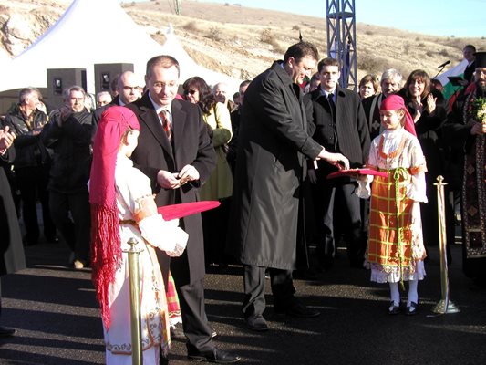 Лентата на участъка е прерязана от тогавашния премиер Сергей Станишев и министъра на транспорта Петър Мутафчиев в началото на 2007 г.