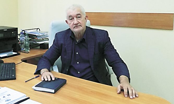 Махат шефа на Онкодиспансера в Пловдив след подозрения, че разпределя пари към политици