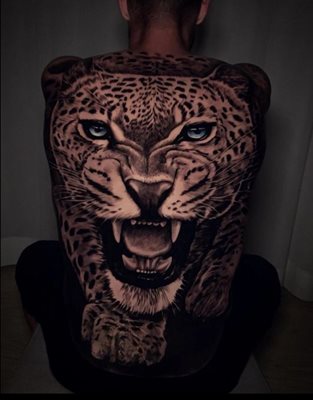 Леопардът на гърба на Матео
