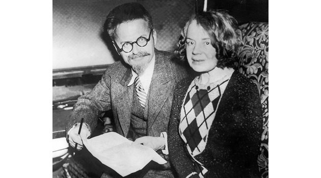 Лев Троцки и съпругата му Наталия Седова.