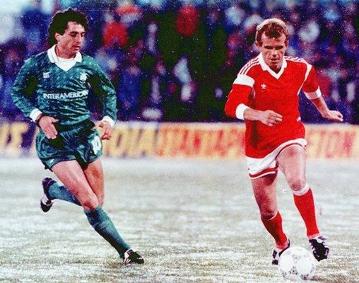 Гетов с екипа на ЦСКА при победата над "Панатинайкос" с 2:0 през 1988 г.