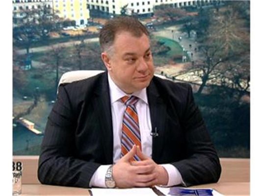 Мирослав Ненков: Не съм връзвал обувки, за да стана зам-министър