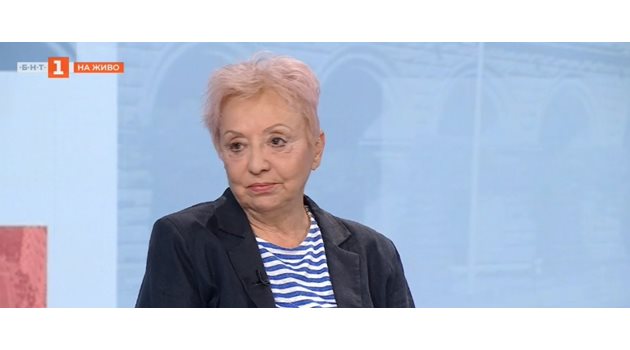 Политическият анализатор и бивш пиар на "Продължаваме промяната" Диана Дамянова КАДЪР: БНТ