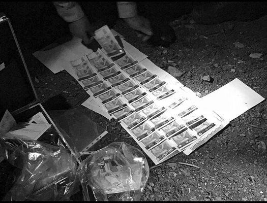 По ръцете и дрехите на антимафиота са намерени следи от белязаните банкноти
