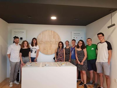 Учениците от СМГ в Словения, където получиха ценни идеи за развитието на платформата си.