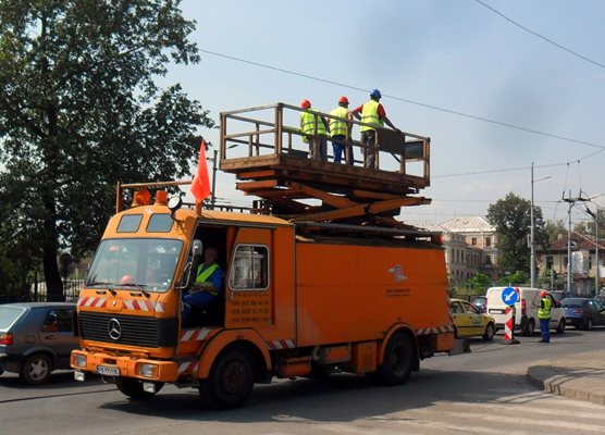 Тролейбусната мрежа беше демонтирана на много места в Пловдив.