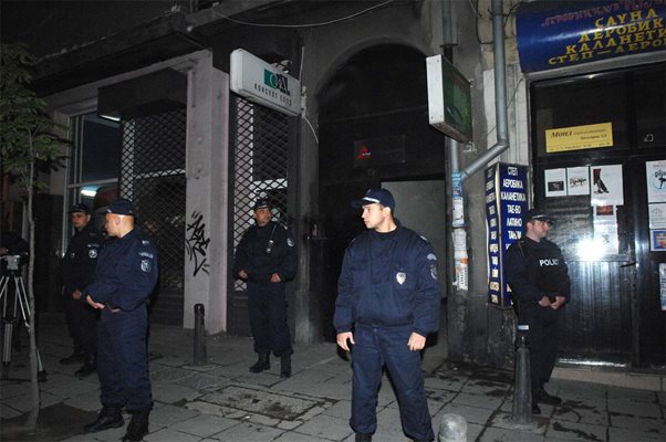 Полицията беше отцепила района около офиса на "Раковска".
СНИМКА: ДЕСИСЛАВА КУЛЕЛИЕВА