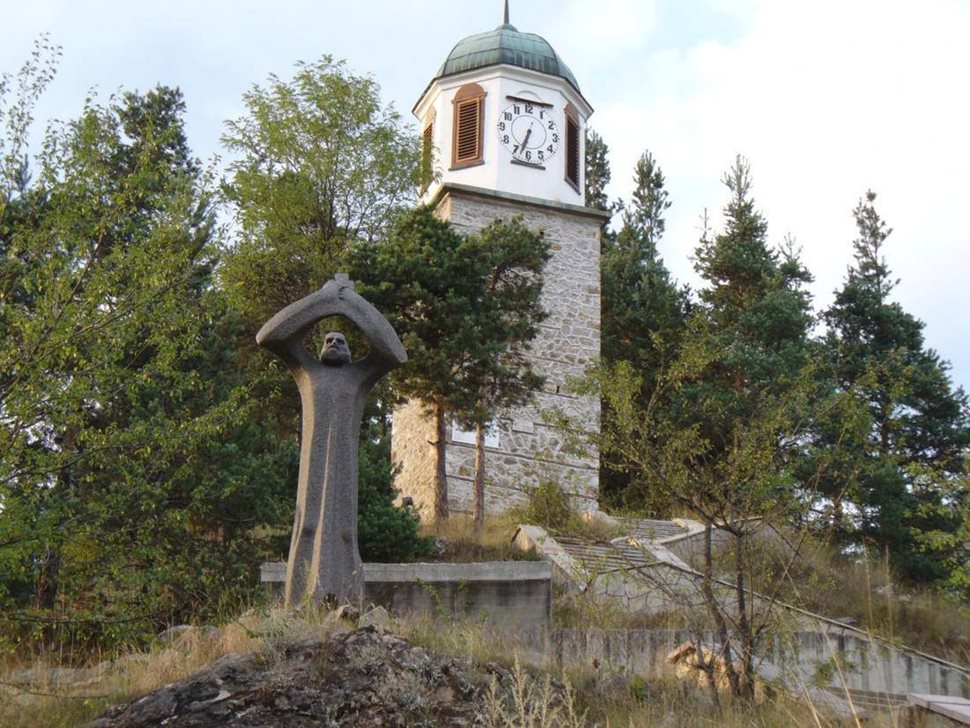 Часовниковият механизъм на кулата в Смилян е подарък от бившия министър-председател Андрей Ляпчев.