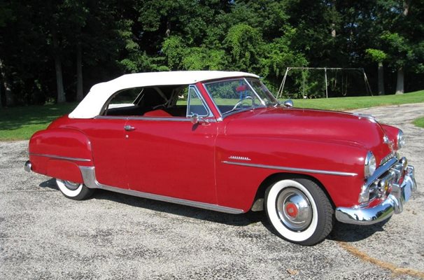 През 1952-а Байдън си купува кабриолет Plymouth. 

