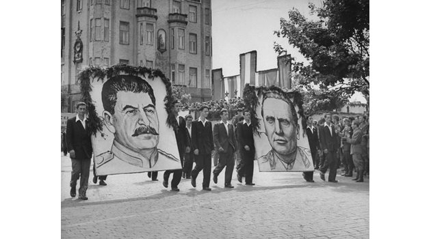 Сталин и Тито са истинските виновници за кашата с Македония.