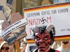 Мъж опита да блъсне кортежа на Меркел в Прага
