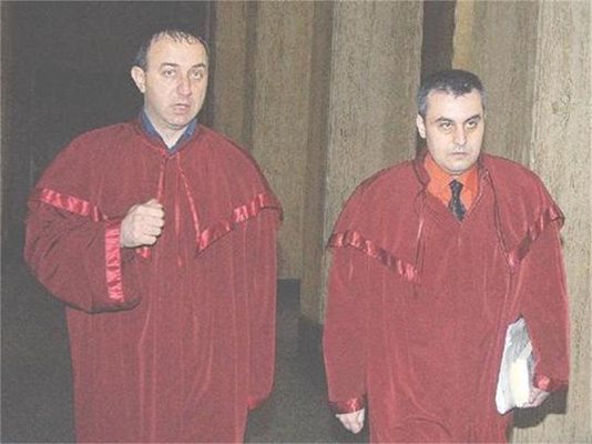 Николай Кокинов (вдясно) и Роман Василев поддържаха обвинението срещу Маргините 4 години.
