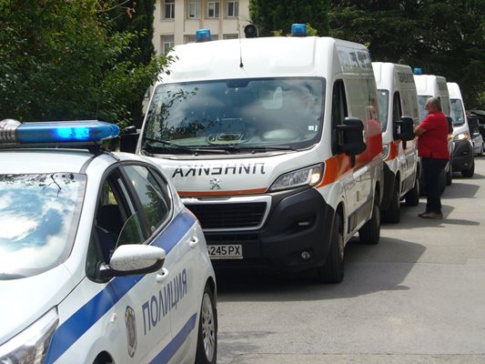 Петте линейки потеглиха от Стара Загора към границата със Сърбия днес към 14 часа, дотам ще ги съпровожда полицейски екскорт. 
Снимка: Ваньо Стоилов
