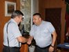 Частни охранители хванаха невръстни 
апаши скрити под кола във Велико Търново