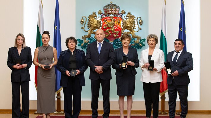 Румен Радев награди с Почетния знак на президента големи имена в българския спорт