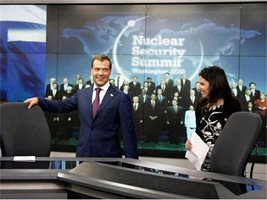 Дмитрий Медведев посети централата на телевизия “Русия днес” във Вашингтон.