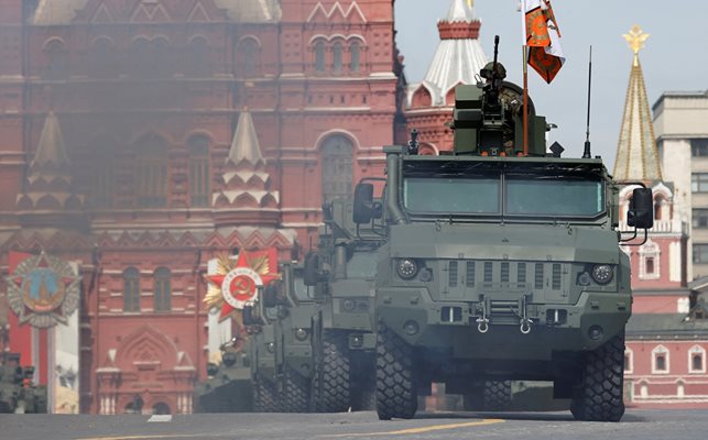 Бойните бронирани машини "Тайфун-ВДВ" на парад в Русия СНИМКА: Архив