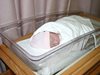 Австрийска болница плати 30 000 евро обезщетение за размяна на бебета