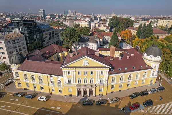 Лекарите Иво Спасов и Славчо Томов сред новите член-кореспонденти