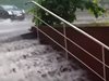 Проливен дъжд наводни улици в Москва 
и забави въздушния трафик (Видео)