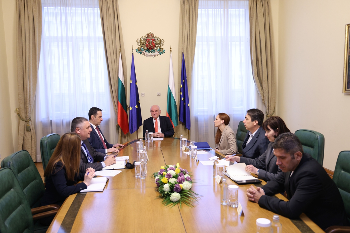 Премиерът Главчев и министър Гвоздейков обсъдиха подготовката на изборите