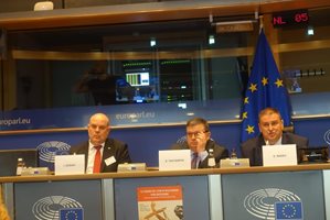 Цацаров представи в Брюксел как ще ръководи борбата с корупцията в България (обзор)