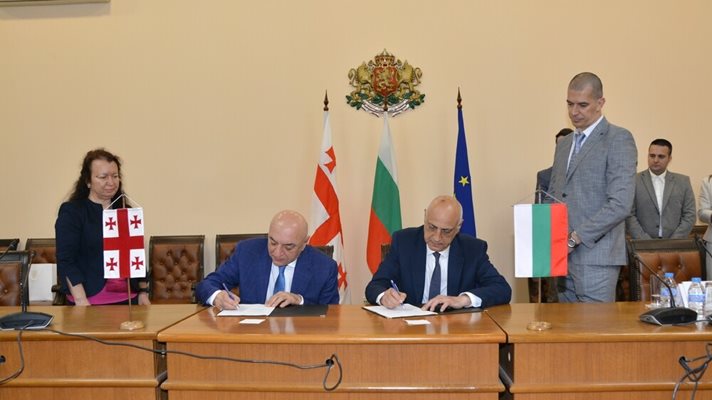 България и Грузия подписаха споразумение за сътрудничество в областта на транспорта
Снимка: Министерството на транспорта и съобщенията