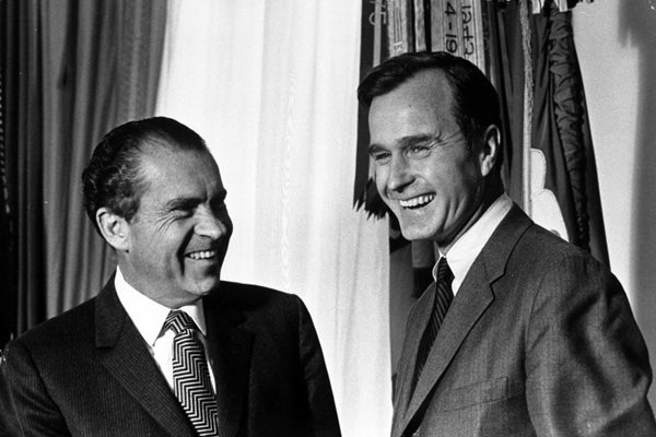 През последните 170 г. единственият президент, който е бил посланик преди това, е Джордж Буш - в ООН и шеф на американската мисия в Китай. Президентът Ричард Никсън назначава Джордж Буш за американски посланик в ООН през 1970 г.