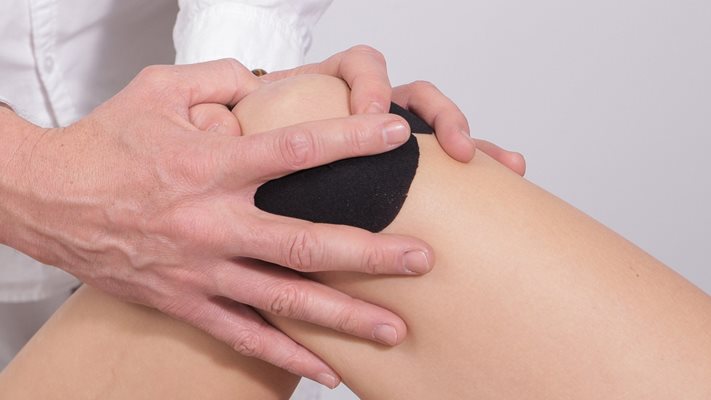 Коксартрозата в коленете причинява силни болки и дискомфорт