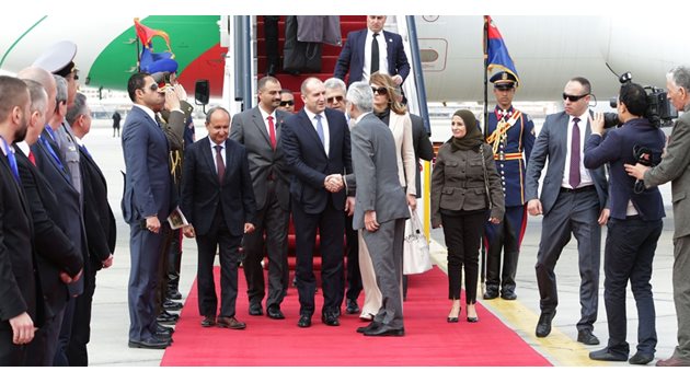 Президентът Румен Радев е на официално посещение в Египет. Той е придружаван от съпругата си Десислава.