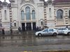 Миризма на амоняк и хлор, с които мият гей тоалетна, затвори Халите в София (Обзор)