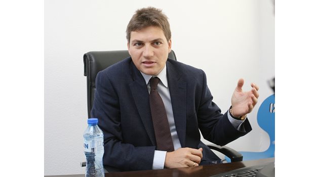 Бизнесменът Цветан Лъжански е категоричен, че Шарлопов е започнал от нулата.