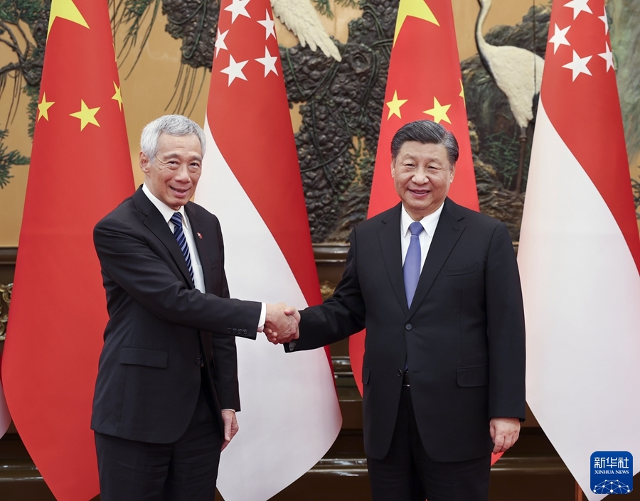 Си Дзинпин се срещна със сингапурския премиер Ли Сян Лун