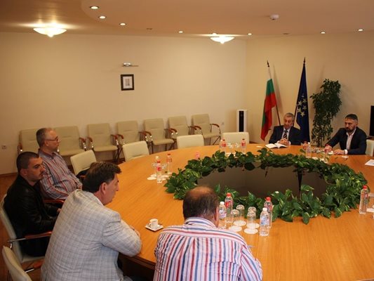 Министърът на енергетиката Андрей Живков и синдикат "Защита" обсъждат варианти за комплекса "Марица-изток"