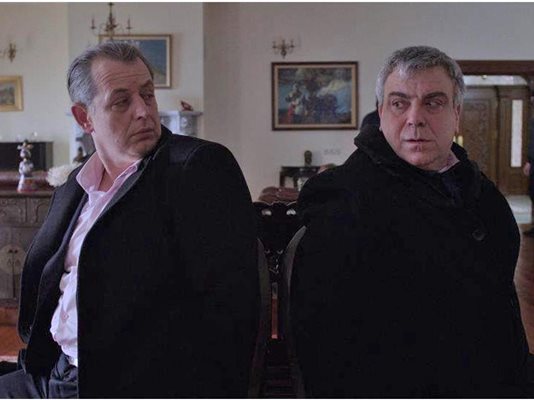 Михаил Билалов (вляво) и Владо Пенев в сцена от “Под прикритие”