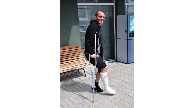 Стамен Ангелов счупи крак през 2012 г., когато още се издържаше от футбол.