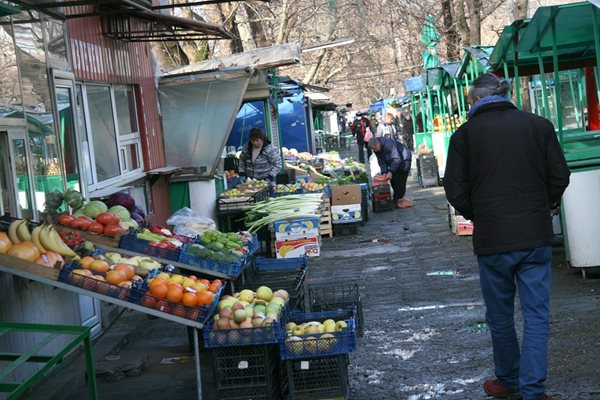 Плодовете и зеленчуците държат цени.